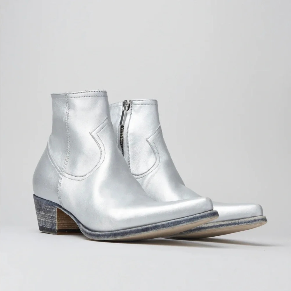 ! Alessandro Vasini CLINT ANKLE BOOT IN DISTRESSED SILVER LEATHER